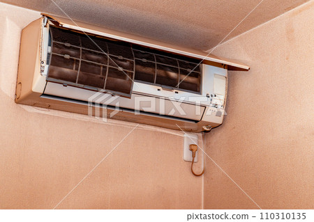 吸煙室空調和髒過濾器 吸煙室空調和髒過濾器 110310135