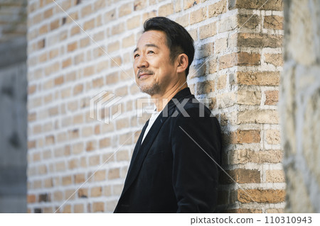 一個50多歲的男人的肖像 一個50多歲的男人的肖像 110310943