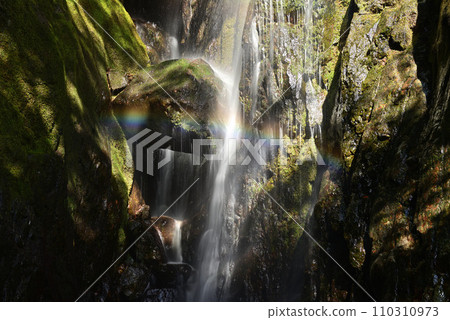 神秘的幸彥山和虹瀧山 神秘的幸彥山和虹瀧山 110310973