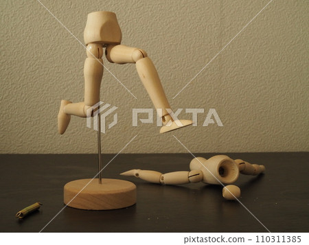Drawing doll with only the lower body Drawing doll with only the lower body 110311385