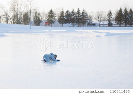 kids skating 110311455