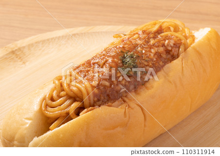 肉醬炒麵麵包 110311914