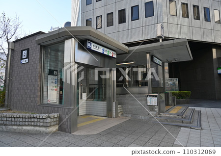 Osaka Metro Honmachi Station entrance/exit Osaka Metro Honmachi Station entrance/exit 110312069