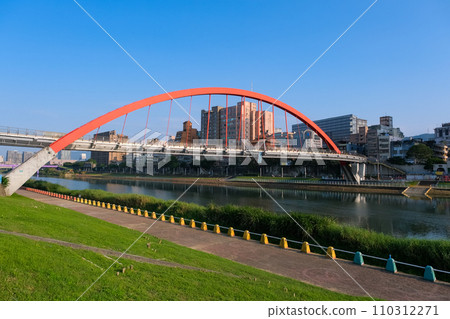 台灣 台北市 彩虹橋 台灣 台北市 彩虹橋 110312271