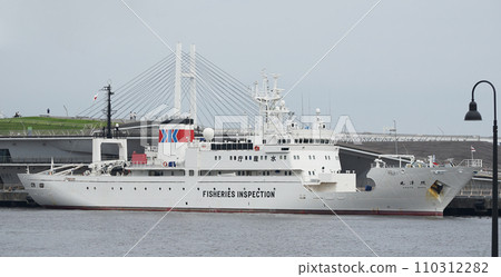 Teruyo Maru，一艘停泊在橫濱大棧橋的水產廳漁業管制船 110312282