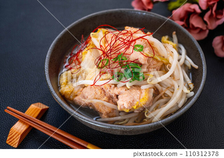 Chicken dumpling pot 110312378