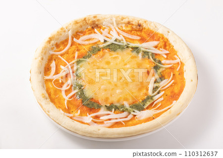Margherita tomato sauce and basil pizza Margherita tomato sauce and basil pizza 110312637