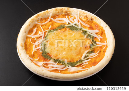 Margherita tomato sauce and basil pizza Margherita tomato sauce and basil pizza 110312639