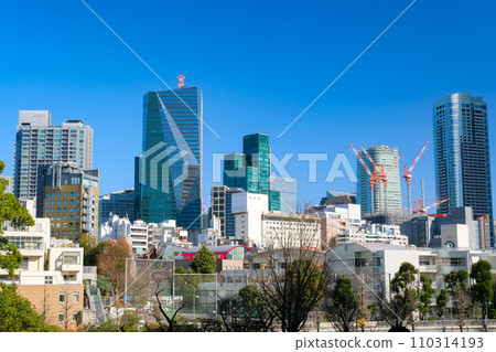 High-rise buildings in Roppongi and Azabudai, Minato-ku, Tokyo High-rise buildings in Roppongi and Azabudai, Minato-ku, Tokyo 110314193