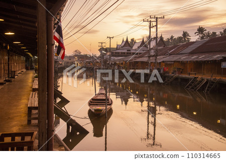 THAILAND AMPHAWA MAE KLONG RIVER BOAT 110314665