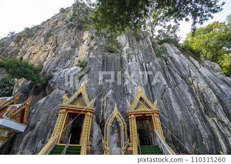 THAILAND PHETCHABURI WAT THAM KHAO YOI CAVE THAILAND PHETCHABURI WAT THAM KHAO YOI CAVE 110315260