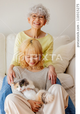 Life with a cat (cat/owner) 110315275