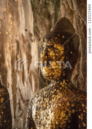 THAILAND RATCHABURI WAT KHAO NGU CAVE THAILAND RATCHABURI WAT KHAO NGU CAVE 110315404