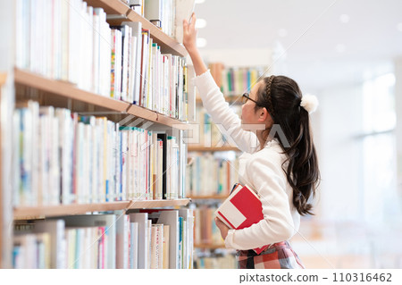 選擇書的女孩 選擇書的女孩 110316462