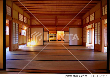重現日本傳統建築外觀的古色古香的空間…五稜郭函館裁判所的前廳 110317933