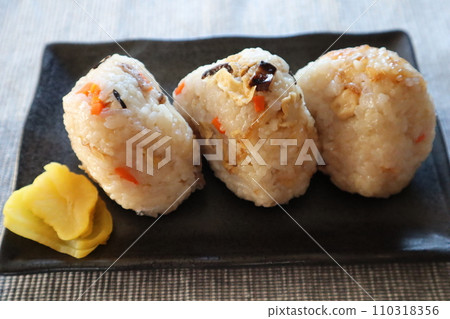 美味的五子奧科瓦飯團 美味的五子奧科瓦飯團 110318356
