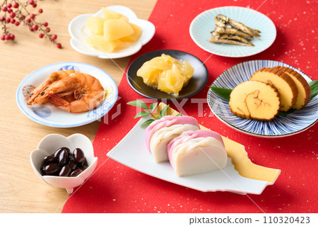 禦節菜餚裝在小盤子裡 禦節菜餚裝在小盤子裡 110320423