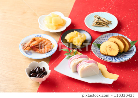 禦節菜餚裝在小盤子裡 禦節菜餚裝在小盤子裡 110320425