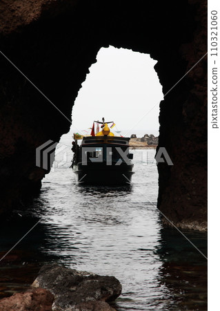 Famous place in Noto, Ganmon, Noto Kongo and pleasure boat Famous place in Noto, Ganmon, Noto Kongo and pleasure boat 110321060