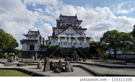 Continued from Japan's 100 Famous Castles, Kishiwada Castle, Castle Tower and Eight-Jin Garden Continued from Japan's 100 Famous Castles, Kishiwada Castle, Castle Tower and Eight-Jin Garden 110321108