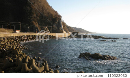 海岬、日本海、藍天、沿海國道 110322080