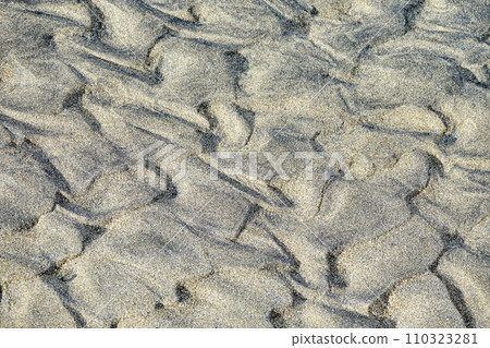 Patterns made on the shore of the sea Patterns made on the shore of the sea 110323281