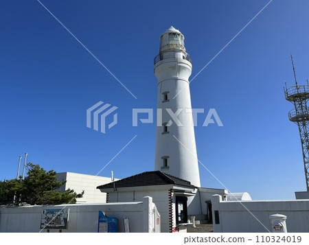 White lighthouse 110324019