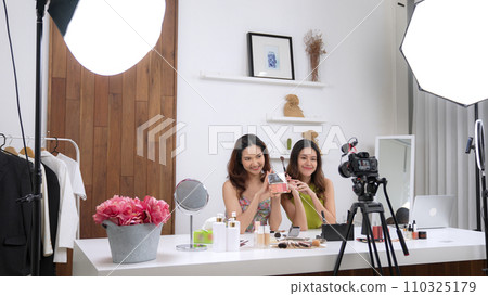 Two influencer partner shoot live streaming vlog video review vivancy makeup 110325179
