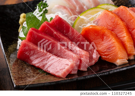 Assortment of delicious sashimi Assortment of delicious sashimi 110327245