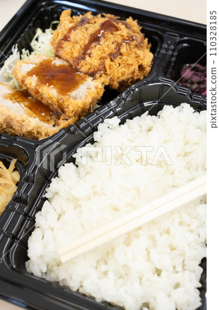 美味的炸豬排便當（菲力牛排） 110328185