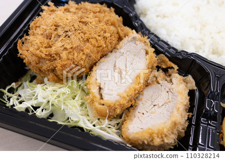 Delicious minced pork cutlet bento (fillet cutlet) 110328214