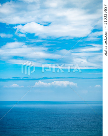 海景與藍天白雲 110329657