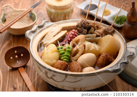Oden simmered in a clay pot Oden simmered in a clay pot 110330314