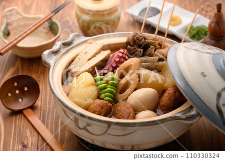 Oden simmered in a clay pot Oden simmered in a clay pot 110330324