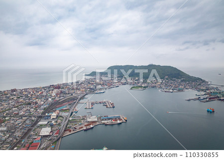 Hokkaido_Scenery of Mt. Hakodate and Hakodate city seen from above 110330855