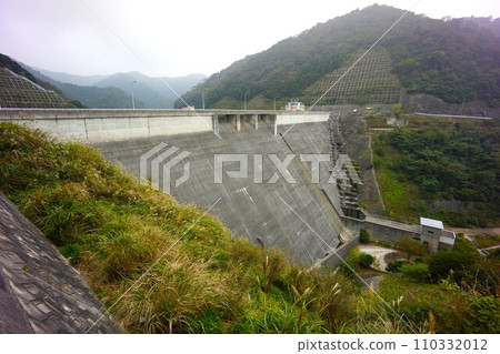 Embankment of Ushiuchi Dam Embankment of Ushiuchi Dam 110332012