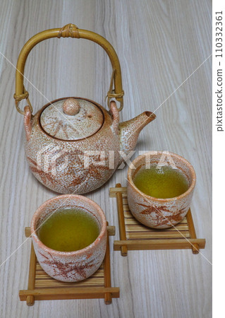 綠茶(垂直構圖) 綠茶(垂直構圖) 110332361