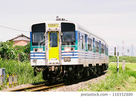 穿越房總半島的久留裡線上的Kiha 38柴油車 穿越房總半島的久留裡線上的Kiha 38柴油車 110332880
