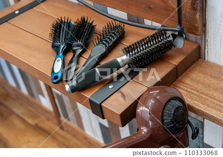 hairbrush, hairbrush, comb, brush, hair salon hairbrush, hairbrush, comb, brush, hair salon 110333068