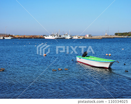 Futtsu Fishing Port (Futtsu City, Chiba Prefecture) 110334025