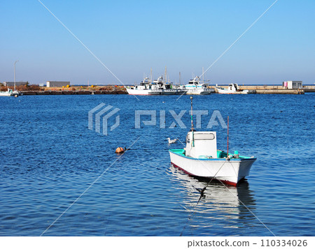 Futtsu Fishing Port (Futtsu City, Chiba Prefecture) 110334026