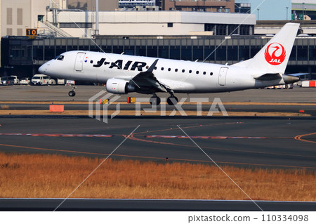 Osaka International Airport JAL Airplane Landing Ready Sky Park Osaka International Airport JAL Airplane Landing Ready Sky Park 110334098