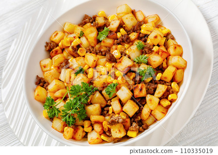 Beef Hash with roasted corn, garlic and parsley 110335019