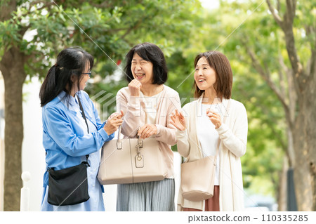 好朋友高級女性外出 110335285