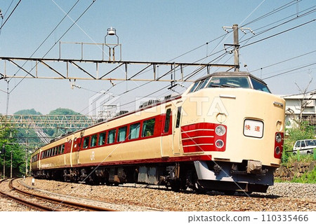The 183 series (189 series) holiday rapid Kawaguchiko train runs on the Chuo Main Line. The 183 series (189 series) holiday rapid Kawaguchiko train runs on the Chuo Main Line. 110335466