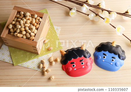 Bean-throwing image of Setsubun 110335607