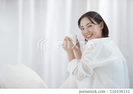 年輕女性的美麗形象 110336152
