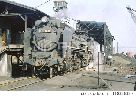 D51蒸汽機車(D51型1030)停在車輛段 D51蒸汽機車(D51型1030)停在車輛段 110336339