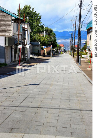 山之城函館...從小坂眺望寺町通和函館灣 110336983