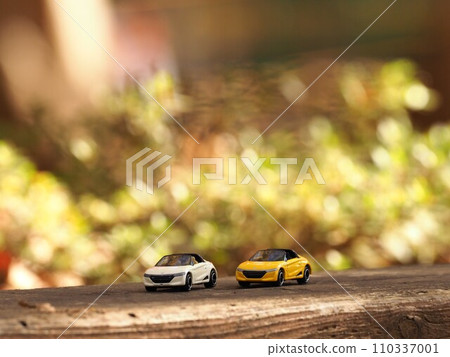 迷你車 S660 的風景,背景是秋天的顏色 迷你車 S660 的風景,背景是秋天的顏色 110337001